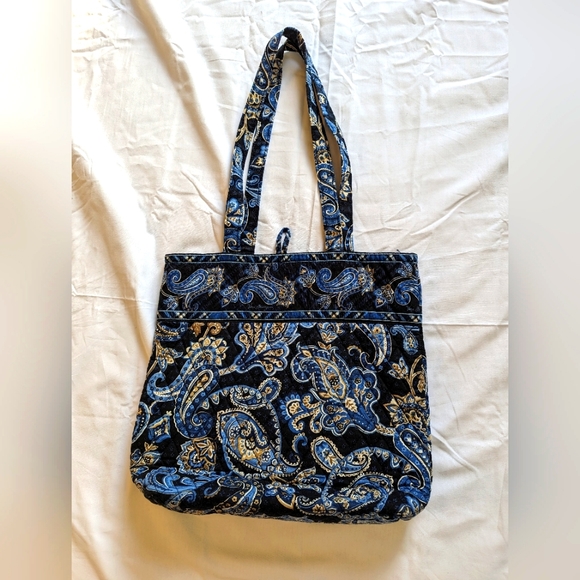 Vera Bradley over the shoulder bag - Picture 2 of 5